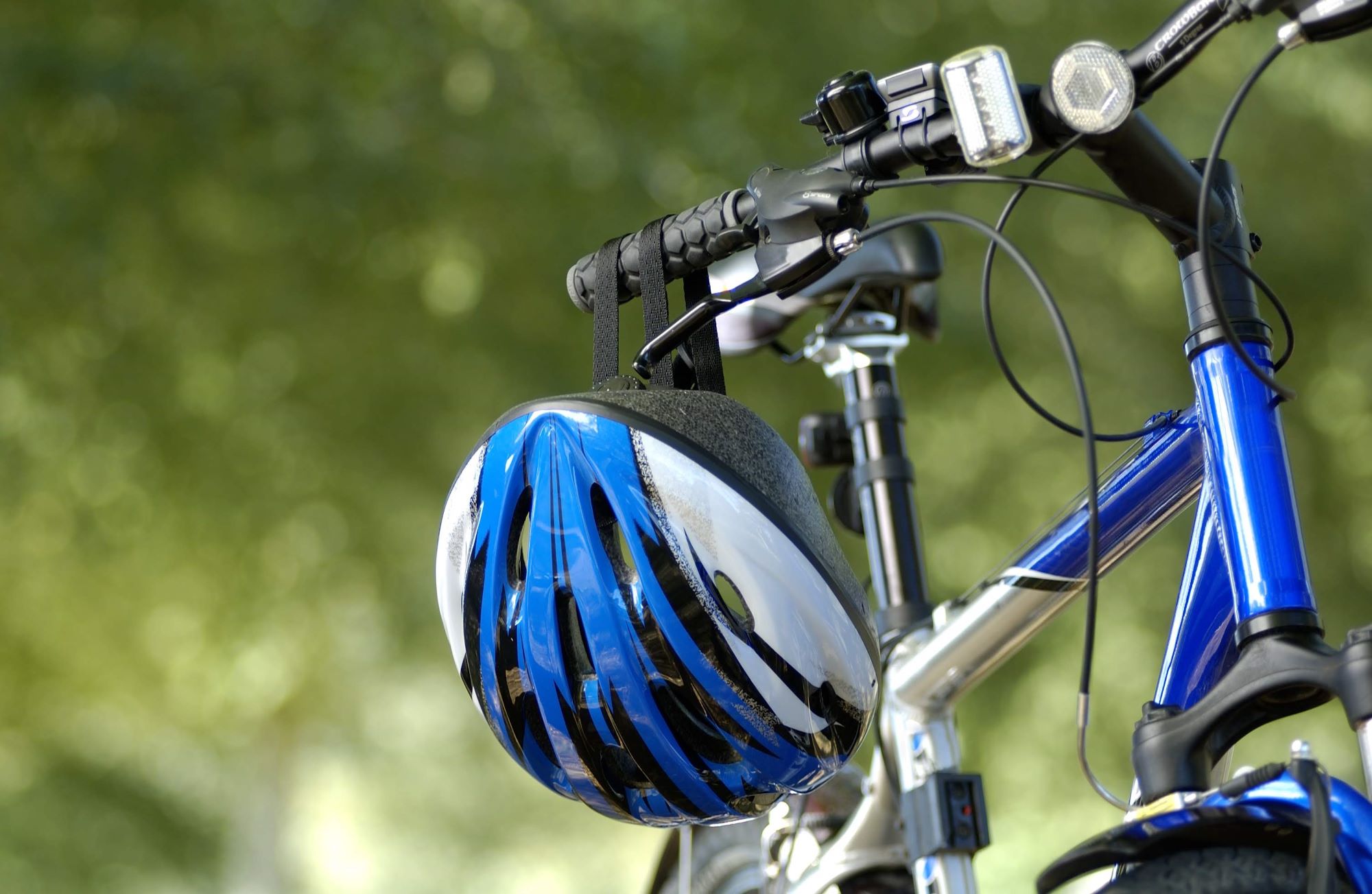 5 accesorios básicos que todo ciclista necesita para mejorar en la